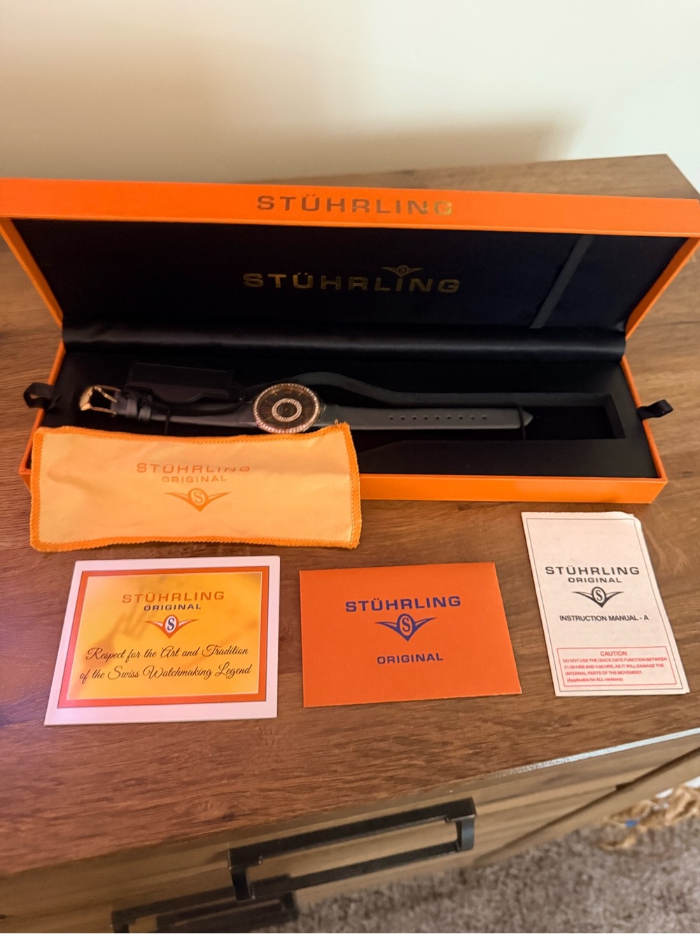 BRAND NEW Stuhrling Original Crystal Bezel Quartz Watch